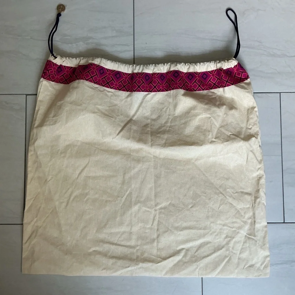 TORY BURCH Dustbag Dust Bag Cover Off-White Cotton w Gold Tone Charm.